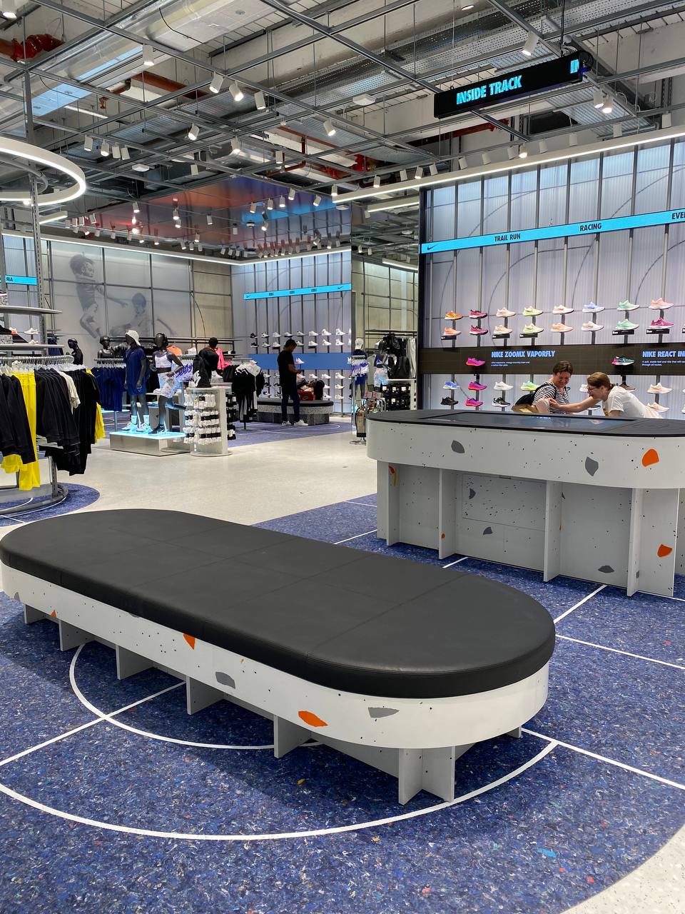 combien de magasin nike dans le monde